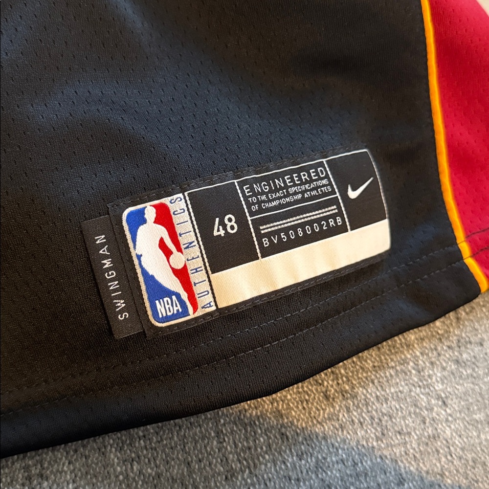 Miami Heat #14 Tyler Herro NBA Nike Jersey size Medium - Picture 7 of 13